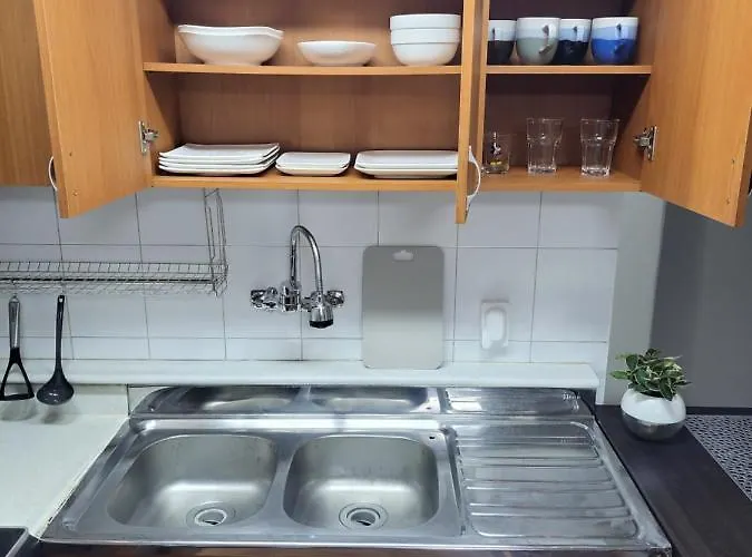 Villa Newly Renovated Spacious 2 Bedroom Unit In Hbc #1 *